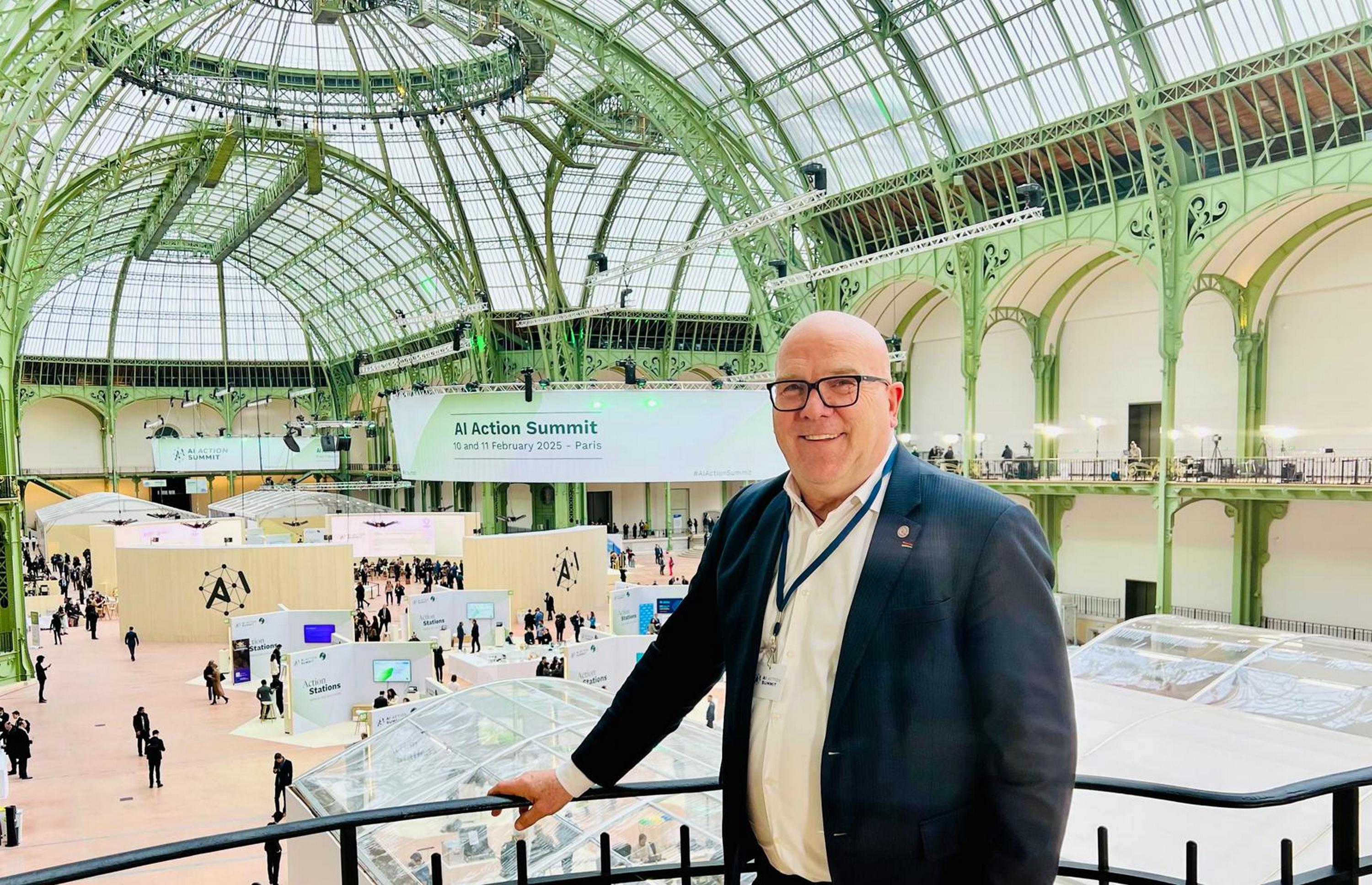 Bruno Bonnell lors du sommet pour l’IA. © B. Bonnell